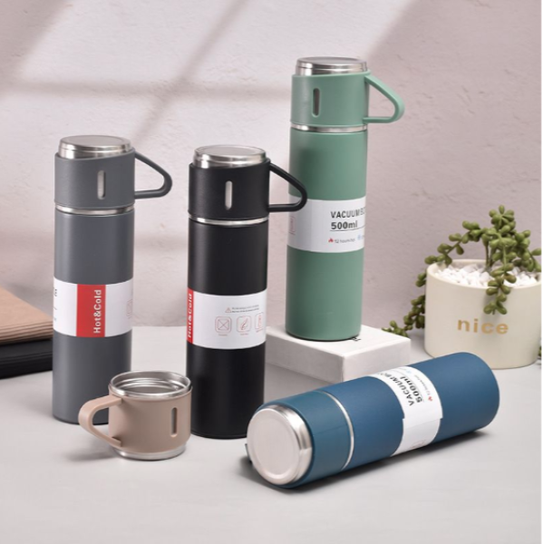 500 mL Black Stainless Steel Vacuum Flask Set with 2 Insulated Cups – Double-Wall Thermal Bottle Gift Set