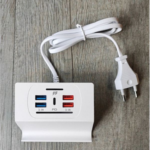 5-Port USB Hub with USB-C PD (3.1 A) + USB 3.0 Ports – Self-Powered Multi-Device Charging Station